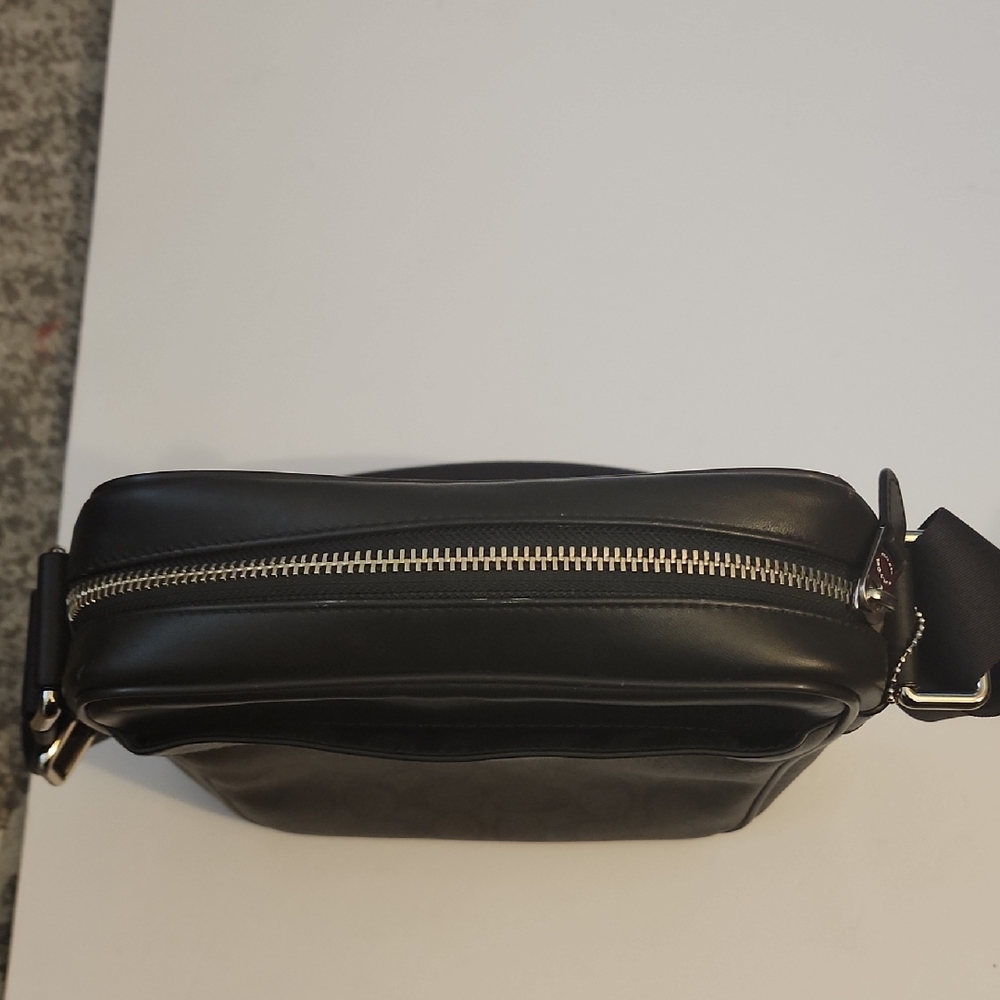 Coach Top Zip Messenger Black and Gray Messenger Bag. - Picture 7 of 14